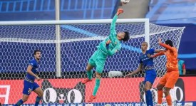 中超争冠悬念升级：蓉城绝平申花，韦世豪停赛海港受挫国安形势堪忧